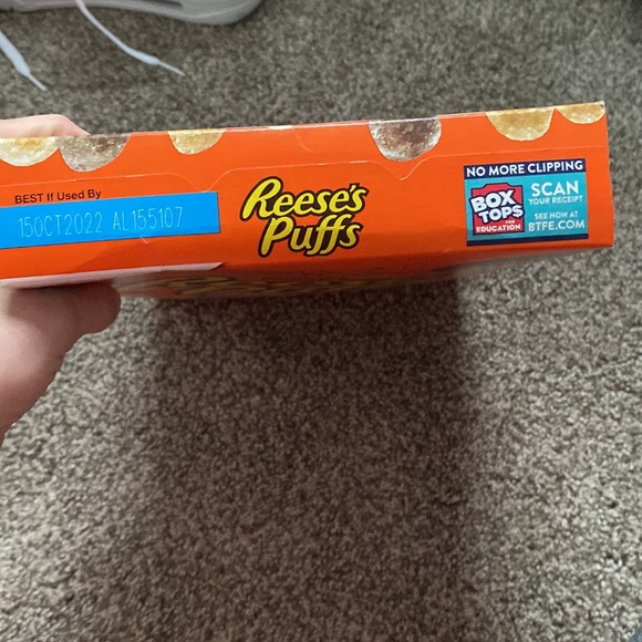 Kaws Reese‘s puff cereal - Picture 5 of 7